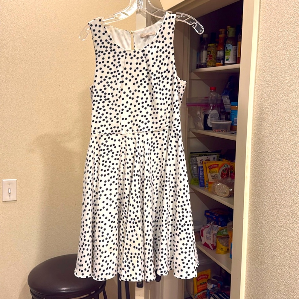 Pretty polka dot dress with flowy bottom